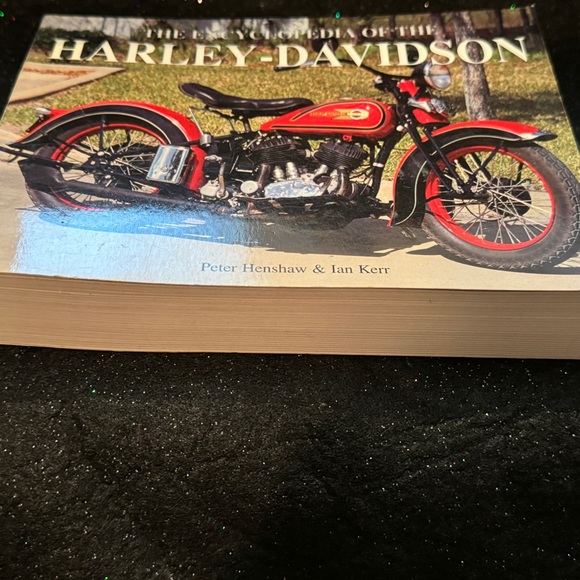 The Encyclopedia of the Harley Davidson Table Book - Picture 2 of 4